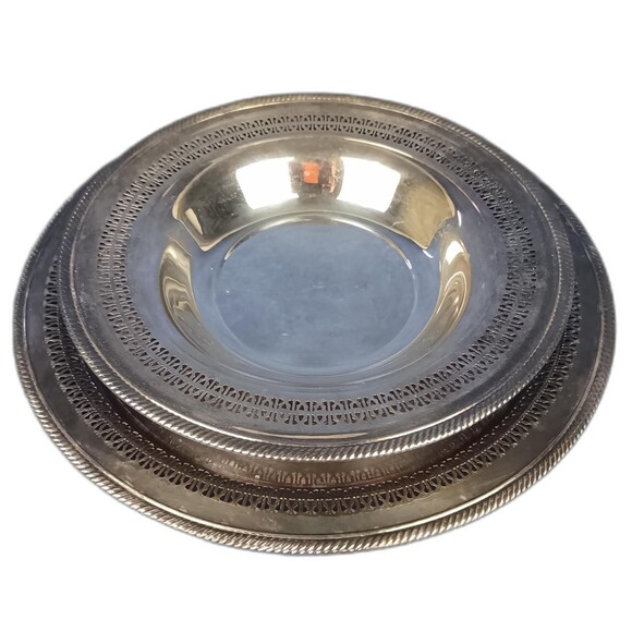 WM Rogers Silverplate Large Serving Bowl And Serving Tray Set Perforated Edges - Picture 1 of 10